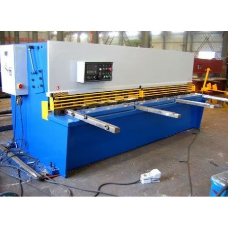 Cisaille guillotines hydrauliques type QC12Y